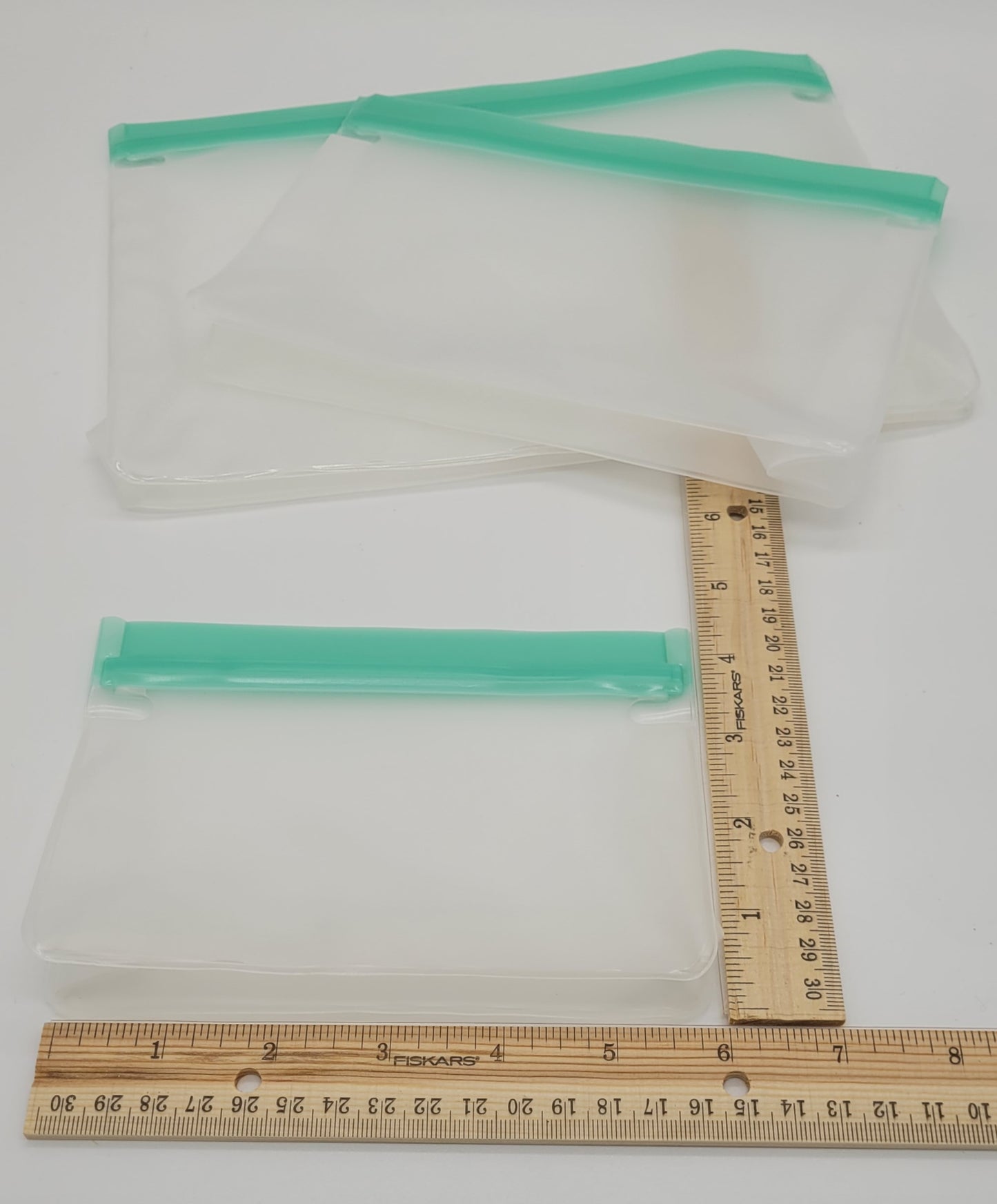 Reusable set of 6 Zipper Food Storage Bags. Silicone, BPA Free